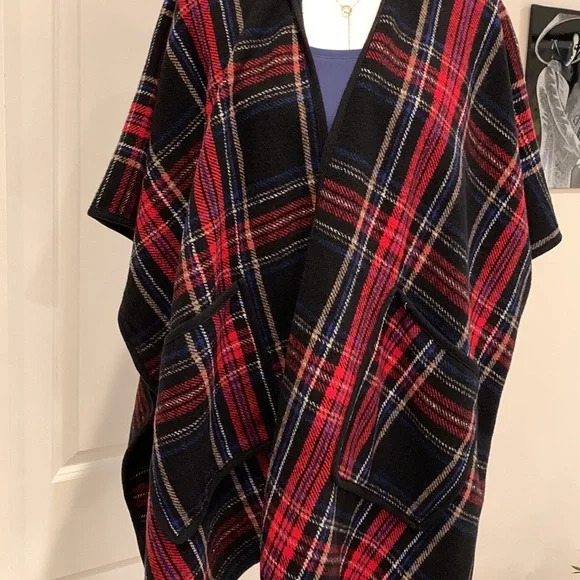JAMES PAUL PLAID PONCHO NWT - Picture 4 of 12